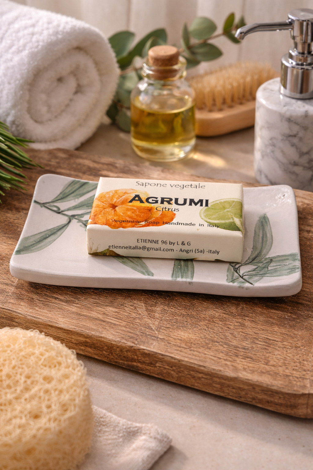 Bomboniera Matrimonio Portasapone in Ceramica con Farfalla Incisa A101