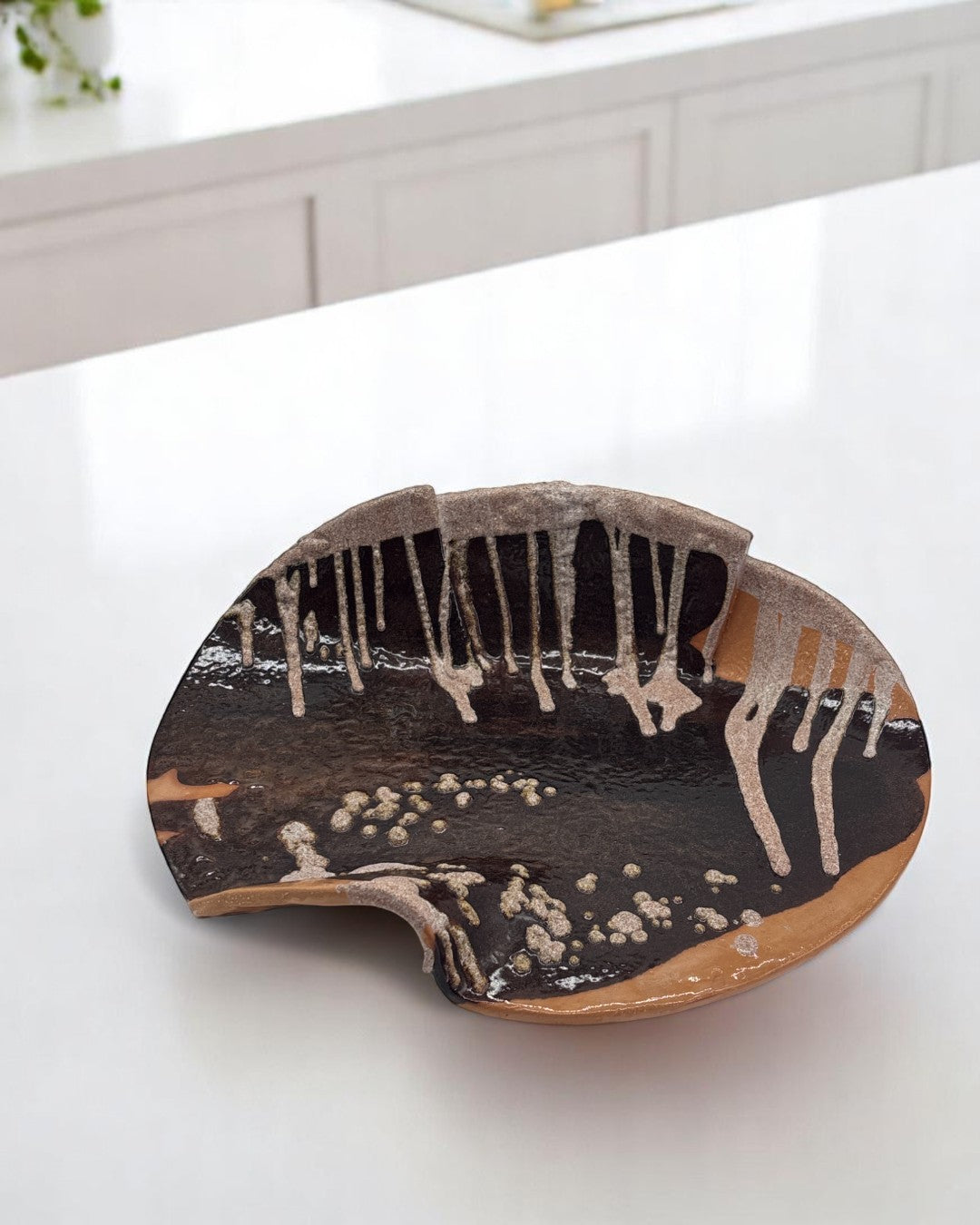 Vassoio Liquirizia Decorato a Mano in Ceramica - A11