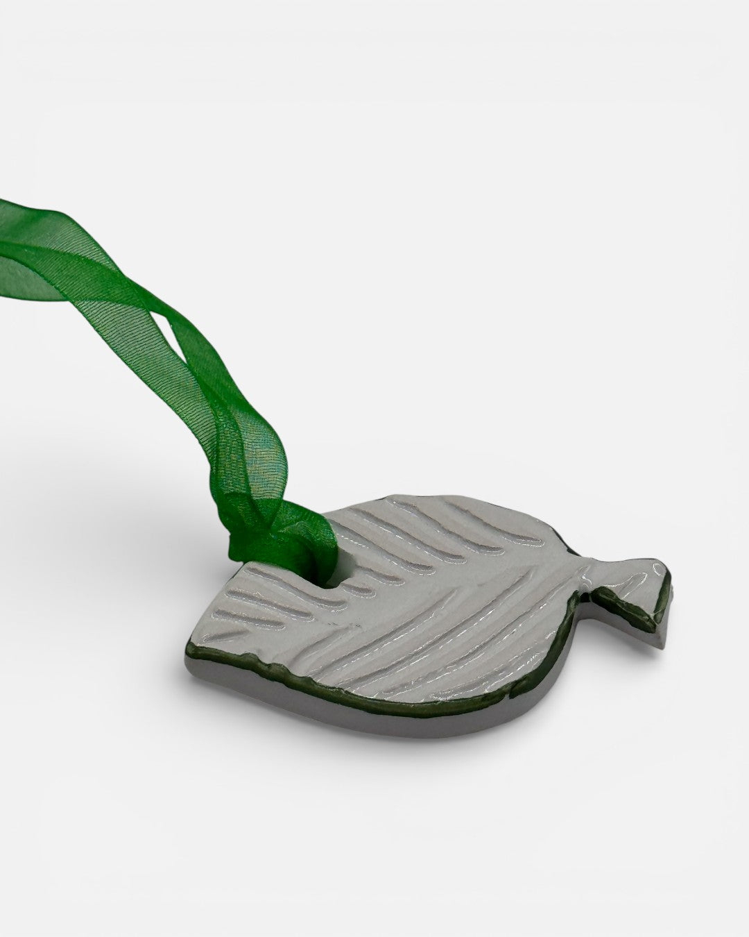 Charm per Bicchiere in Ceramica a Forma di Foglia - A108