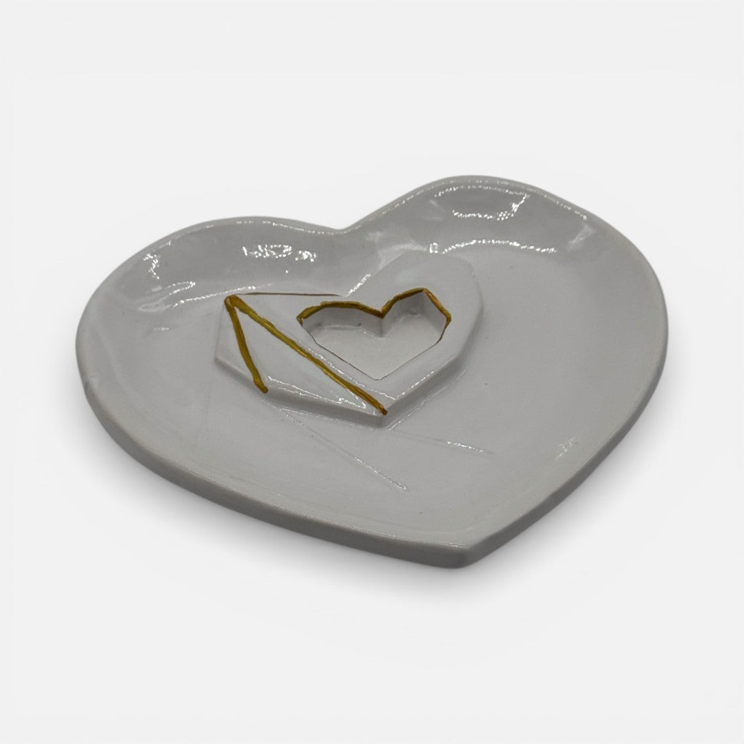 Bomboniera Piattino Cuore in Ceramica Bianco e Oro - A125